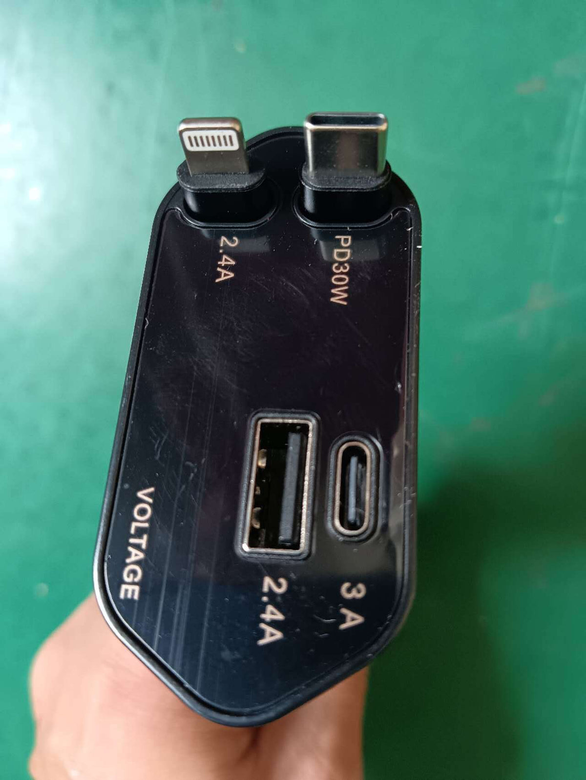 120W Retractable Cable Car Charger with Digital Display