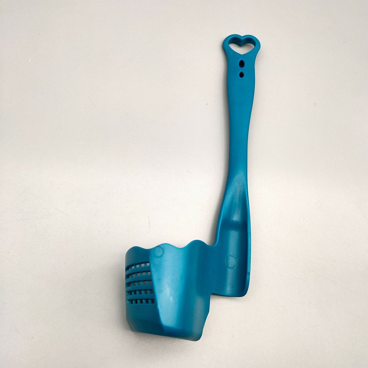 Multifunctional rotating scraper food processor cleaner