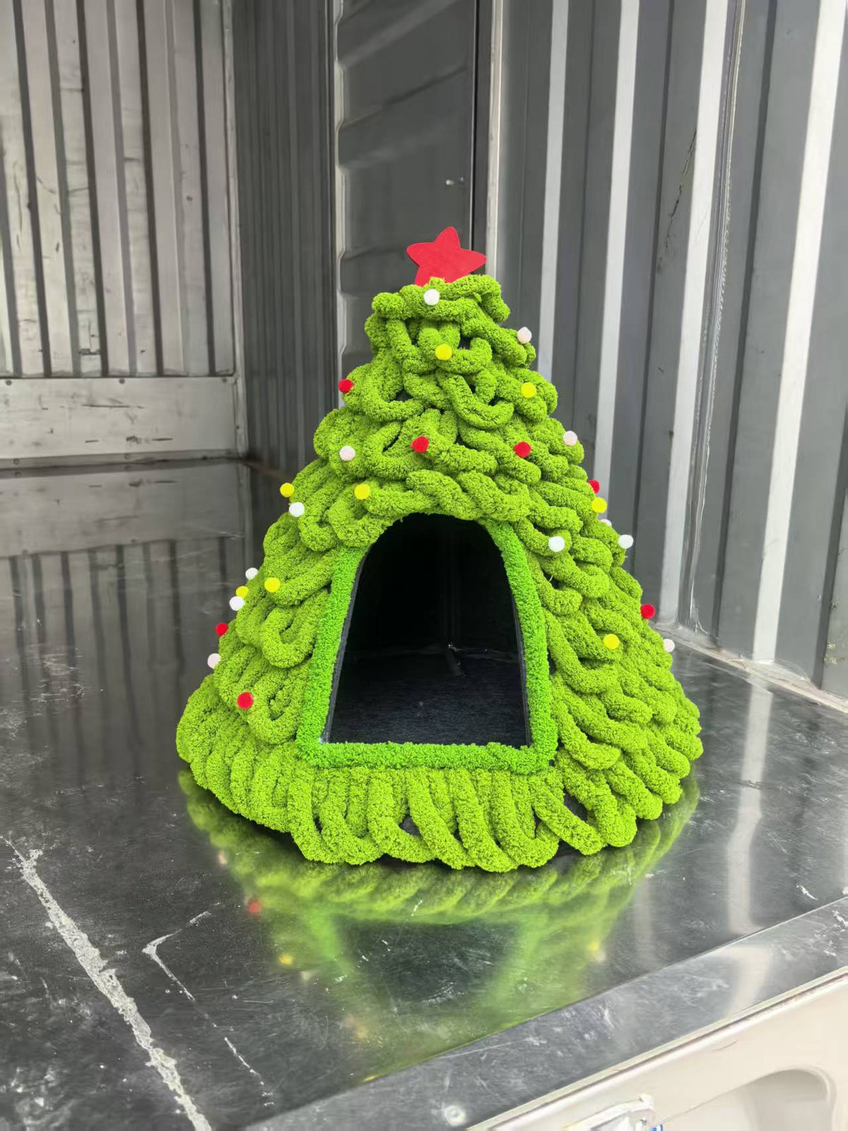 Felt Tapered Cat Nest Christmas Tree Design