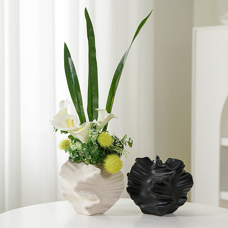 European-style handmade ceramic vase