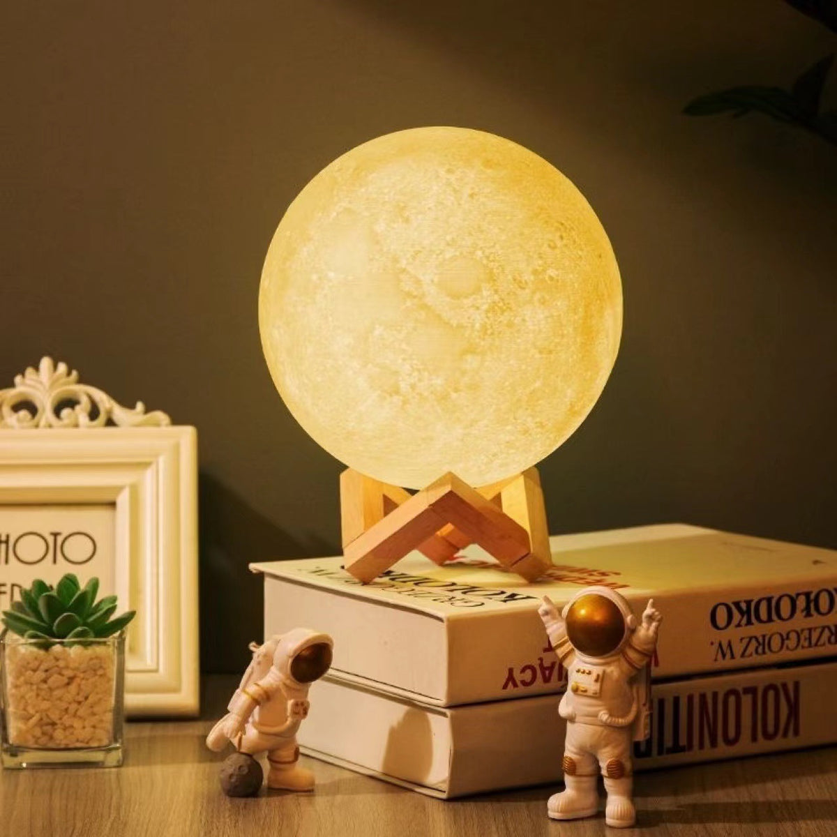 Planet Mini Desk Lamp