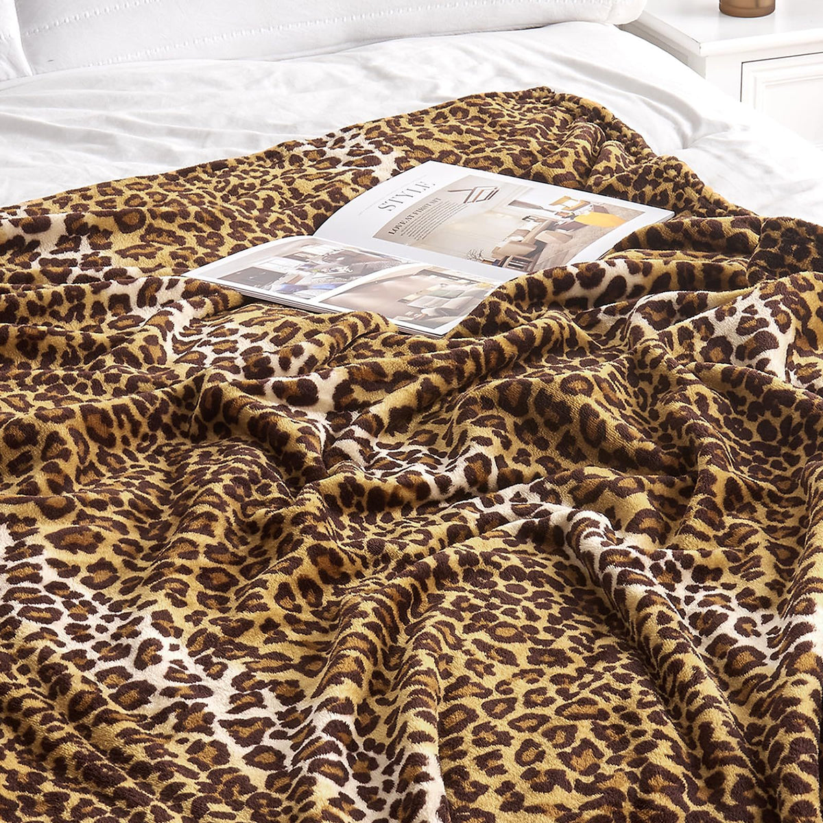 Custom Digital Print Classic Leopard Pattern Flannel Blanket