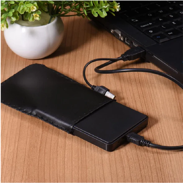 Screwless mobile hard drive enclosure