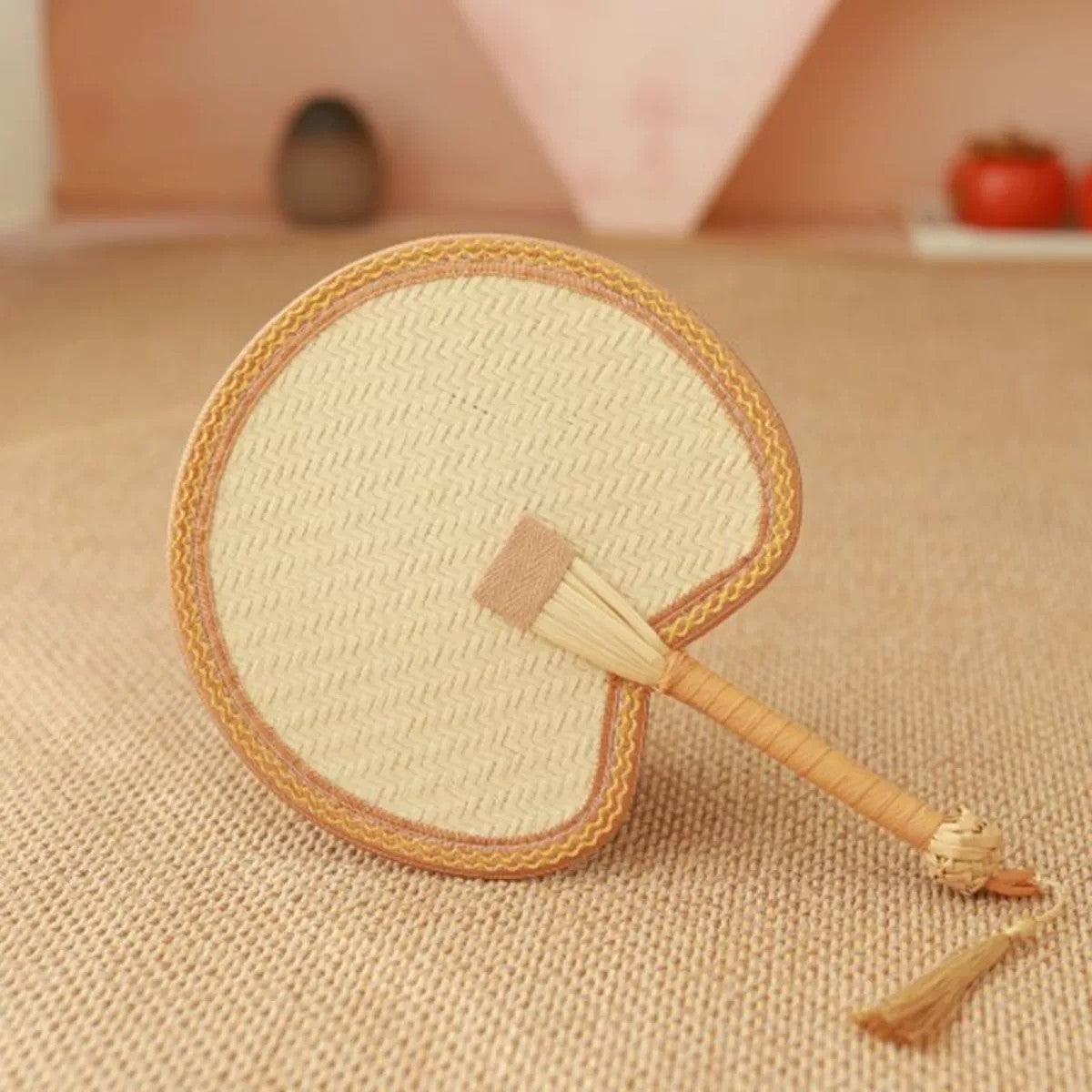 Handcrafted Mini Round Bulrush Leaf Fan