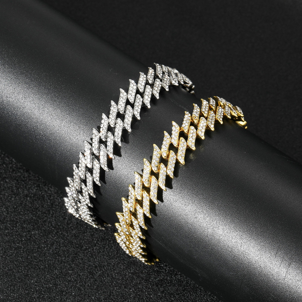 Double-row drill spiked thorns Cuban chain