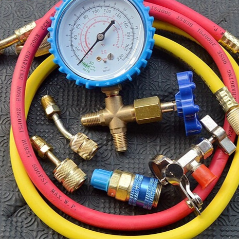 Refrigerant filling tool