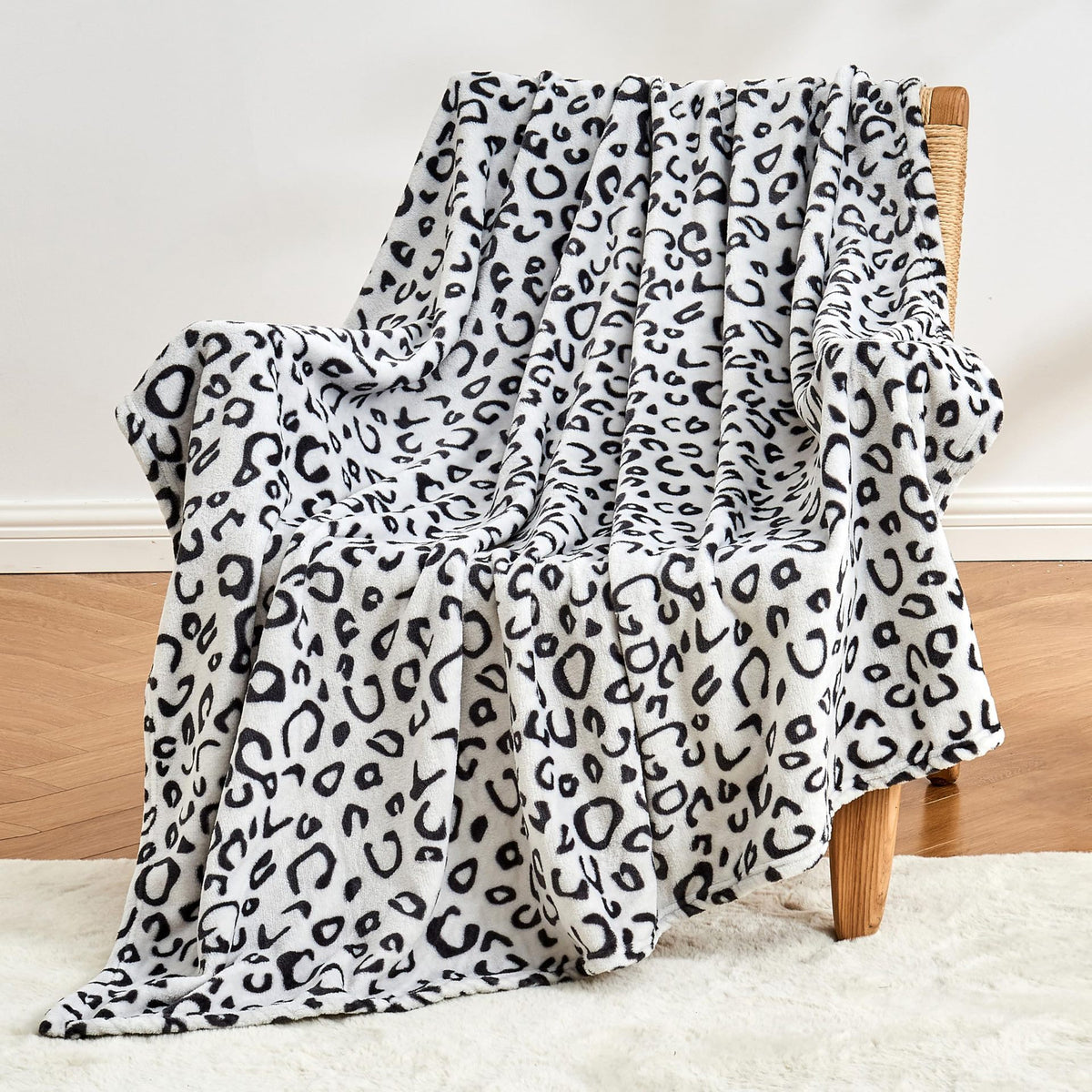 Custom Digital Print Classic Leopard Pattern Flannel Blanket