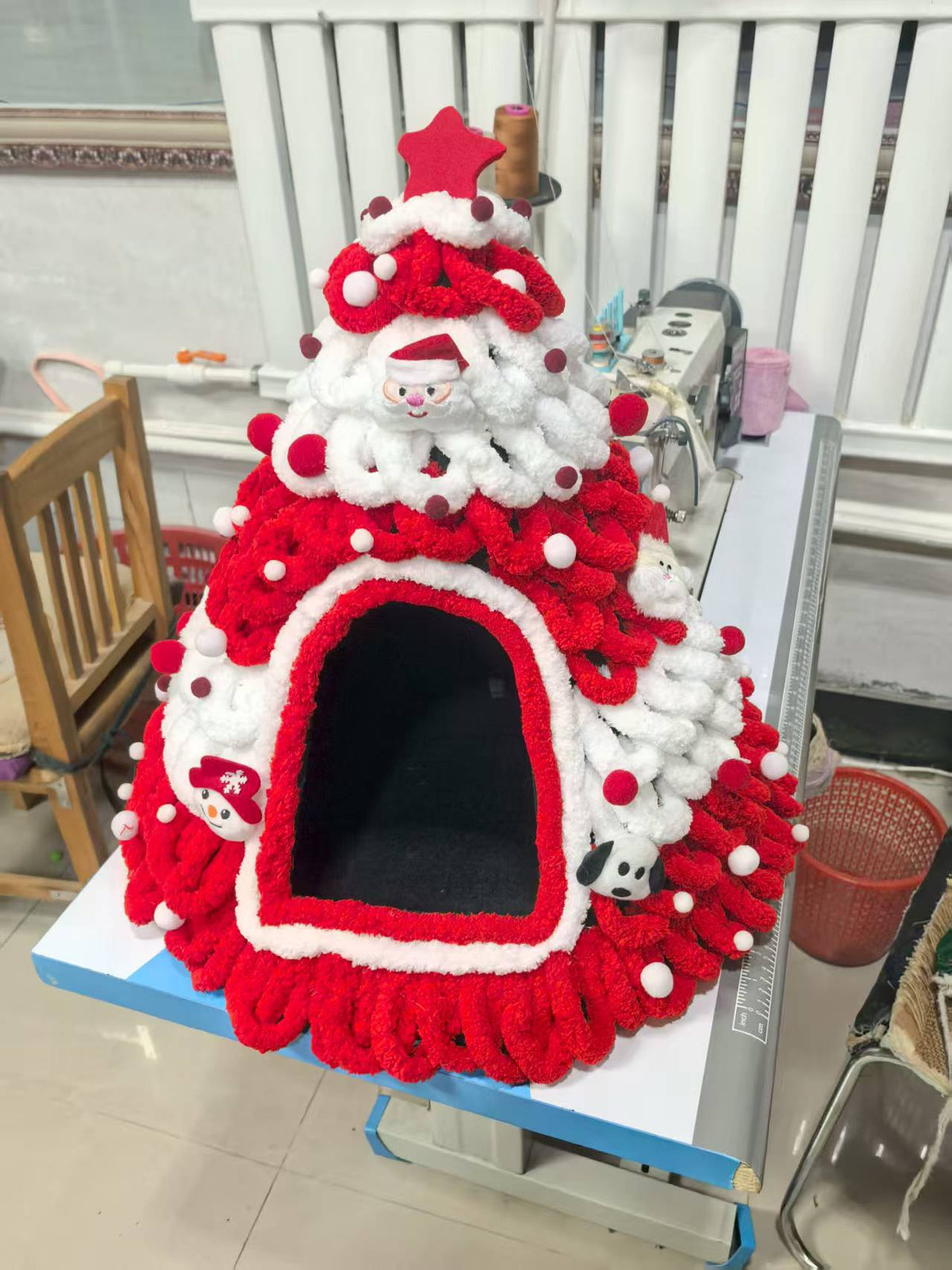Felt Tapered Cat Nest Christmas Tree Design