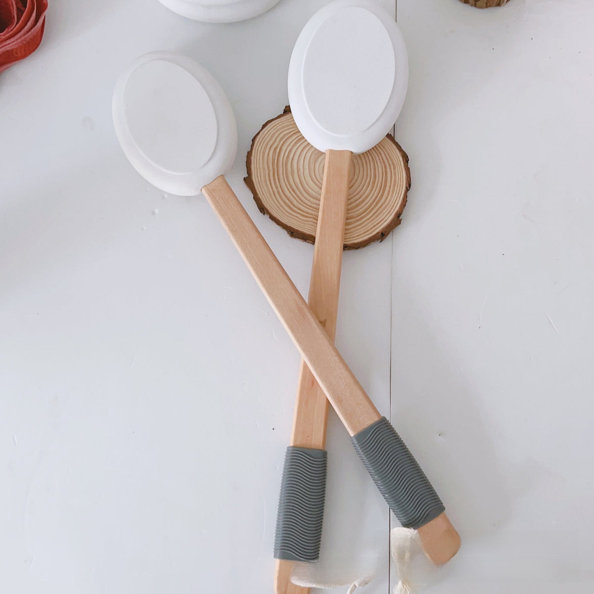 Long-Handle Back Lotion Applicator Brush