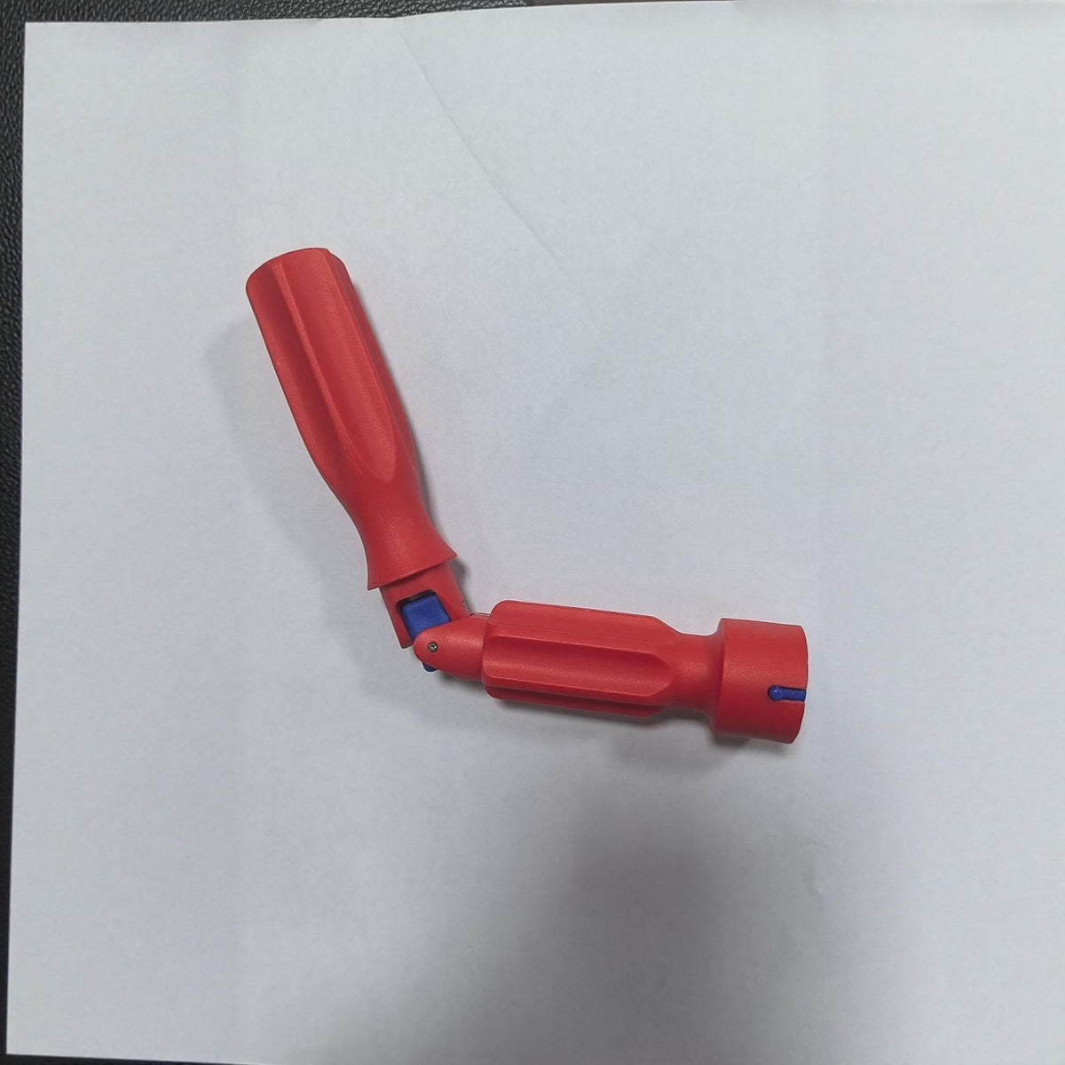 Special wrench for disassembling toilet seat